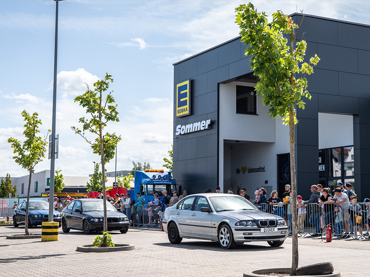 Monster-Truck-Action beim EDEKA Sommer in Eppingen