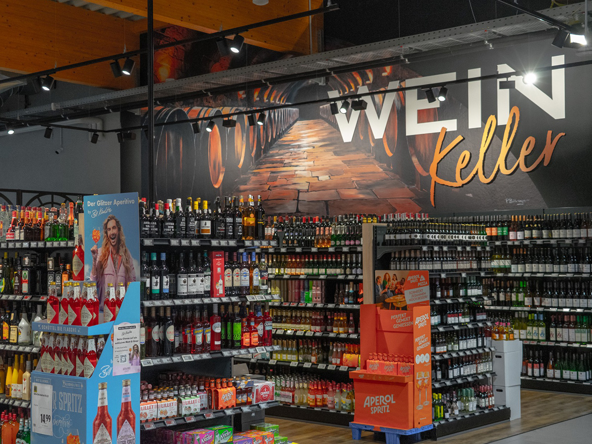 Regionales aud der Wein Abteilung bei EDEKA Sommer